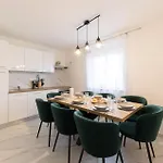 Awesome Home In Blato Na Cetini Σπίτι διακοπών