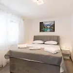 Σπίτι διακοπών Awesome Home In Blato Na Cetini *
