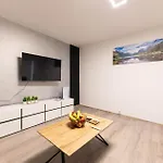 Awesome Home In Blato Na Cetini *