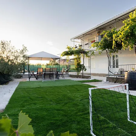 Awesome Home In Blato Na Cetini